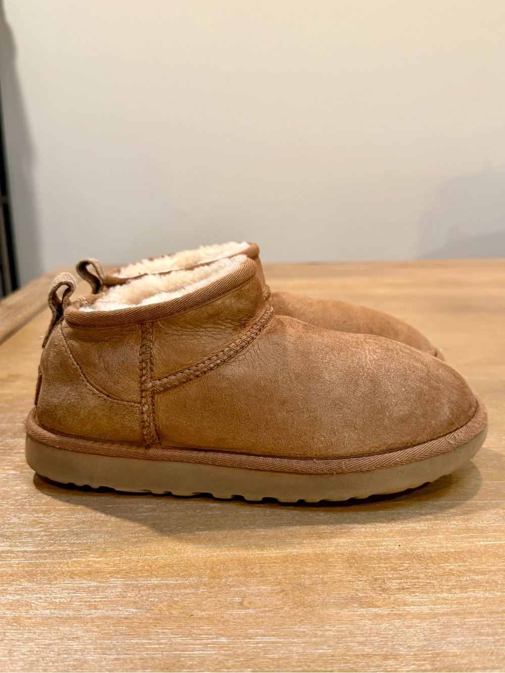 UGG Classic Ultra Mini Sheepskin Lined Chestnut Sz 6
